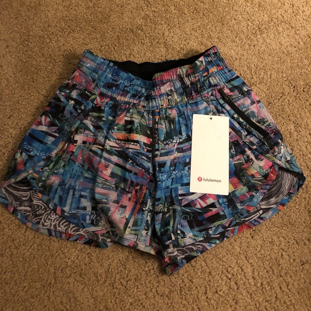 NWT lululemon tracker short 2018 Seawheeze Size 4